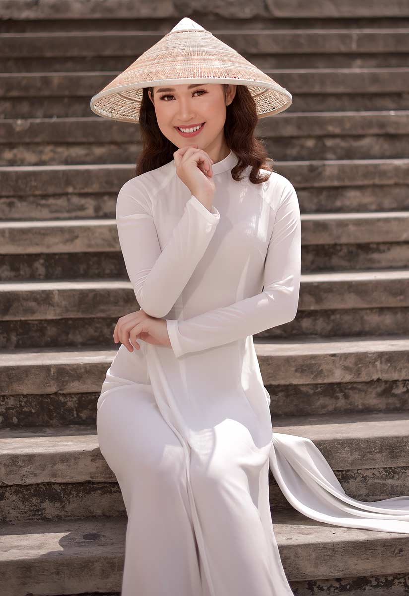 Áo dài truyền thống còn là biểu tượng của tinh thần truyền thống