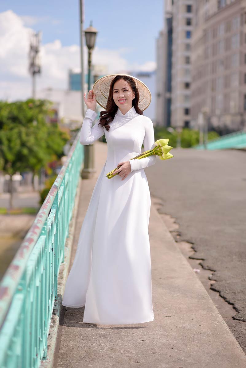 Áo dài truyền thống còn là biểu tượng của tinh thần truyền thống