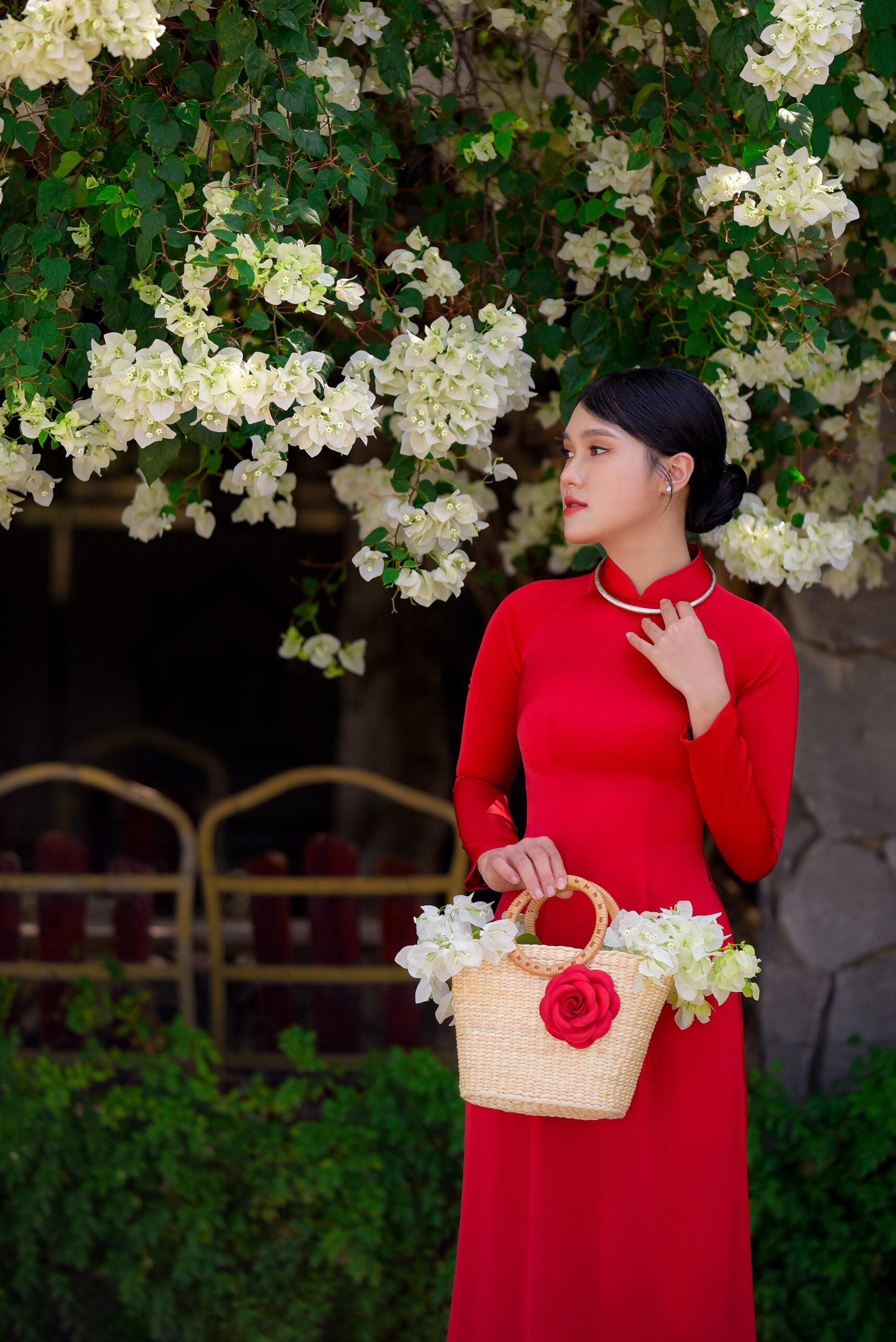 kiềng và áo dài